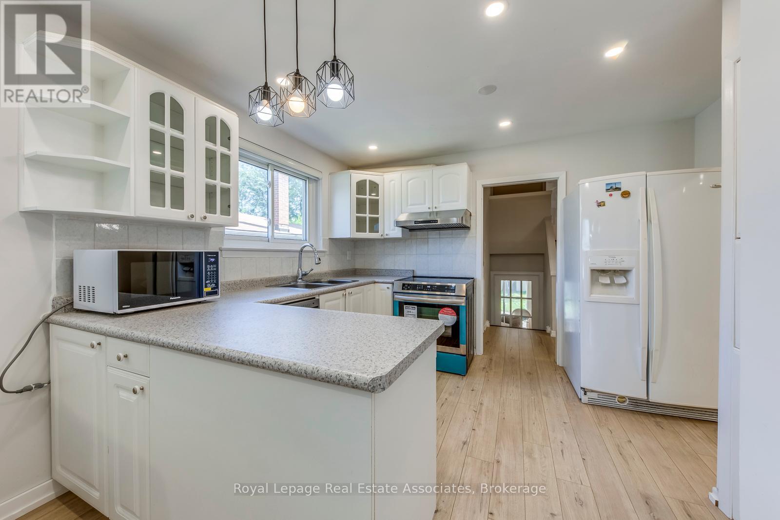 Photo 11 of Upper 1867 Sandgate Crescent, Mississauga ON