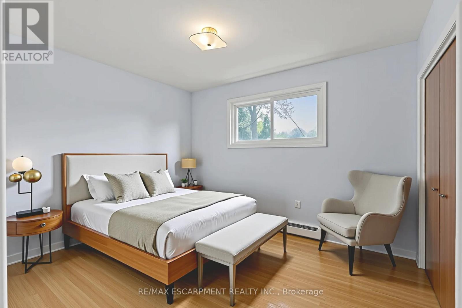 Photo 15 of 3050 Woodward Avenue, Burlington ON