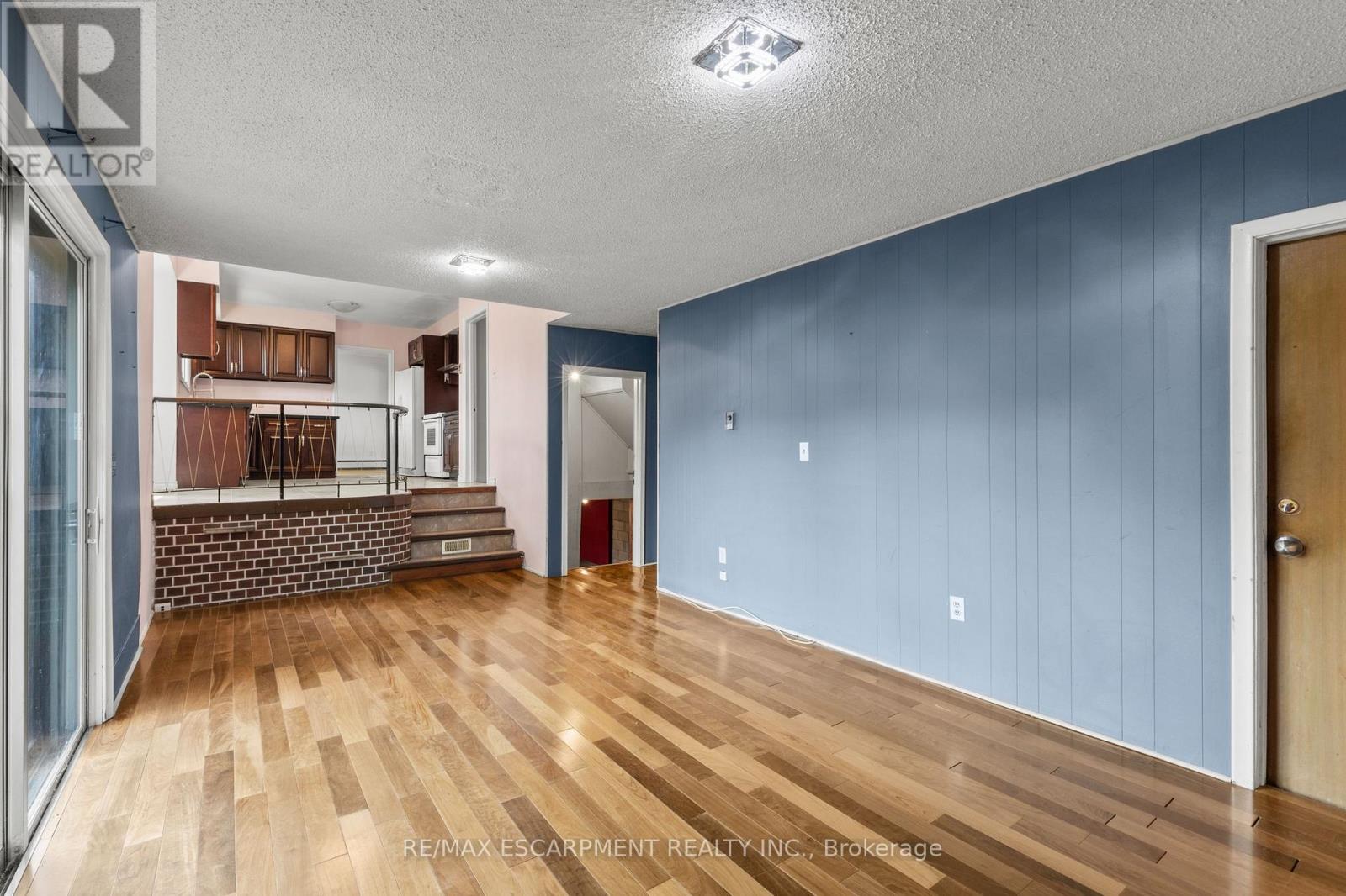 Photo 20 of 3050 Woodward Avenue, Burlington ON