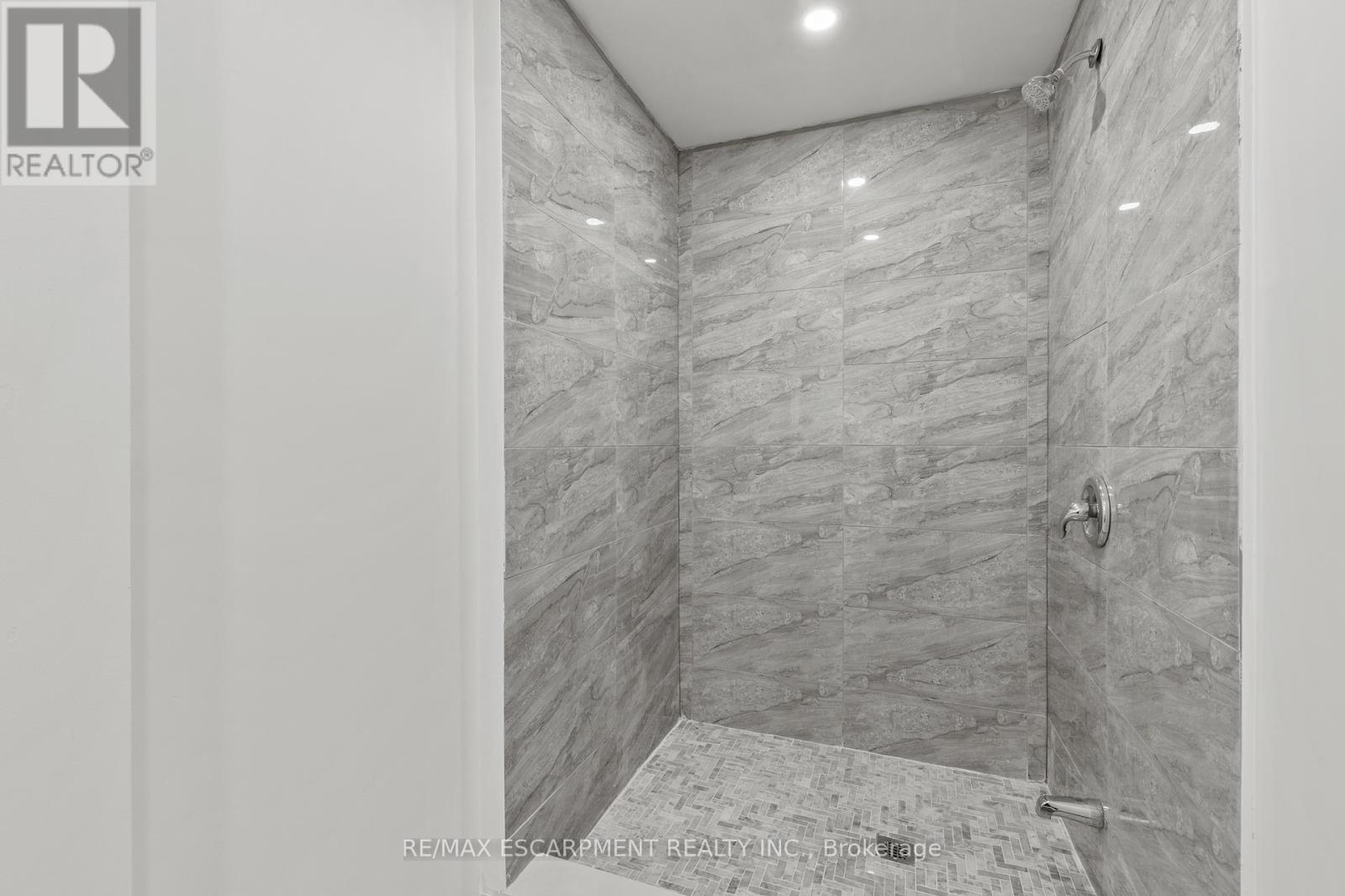 Photo 24 of 3050 Woodward Avenue, Burlington ON