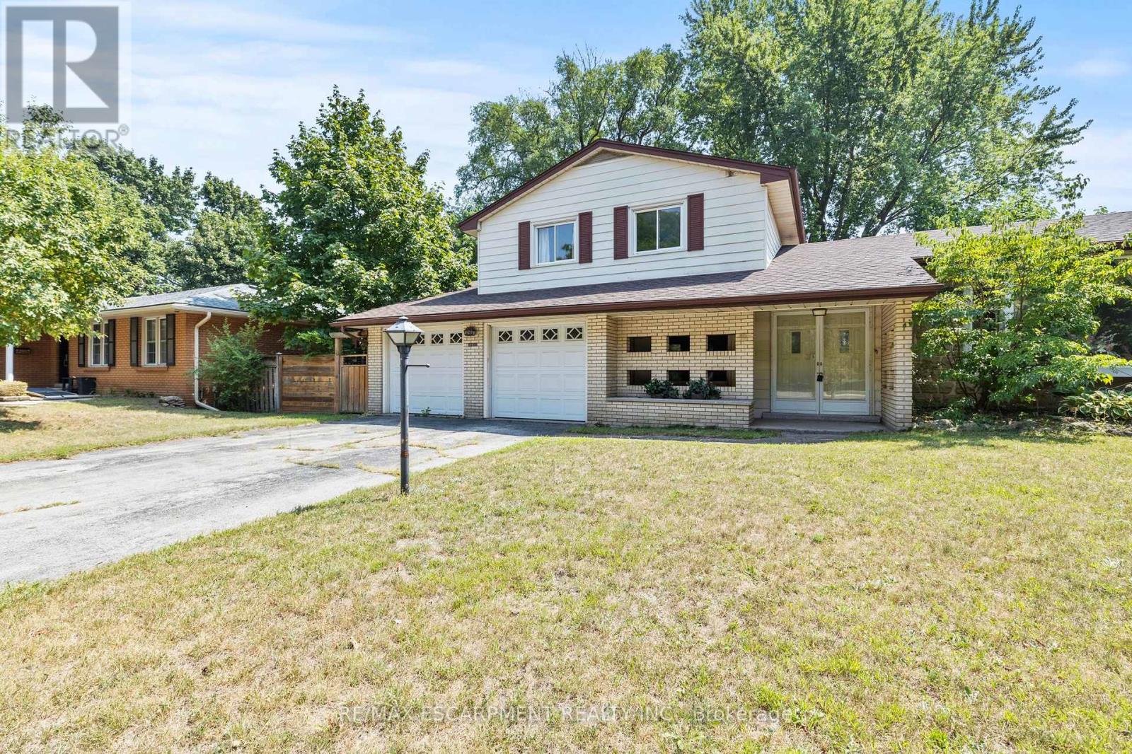 Photo 3 of 3050 Woodward Avenue, Burlington ON