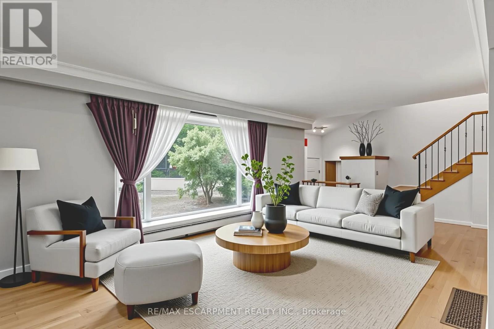 Photo 6 of 3050 Woodward Avenue, Burlington ON