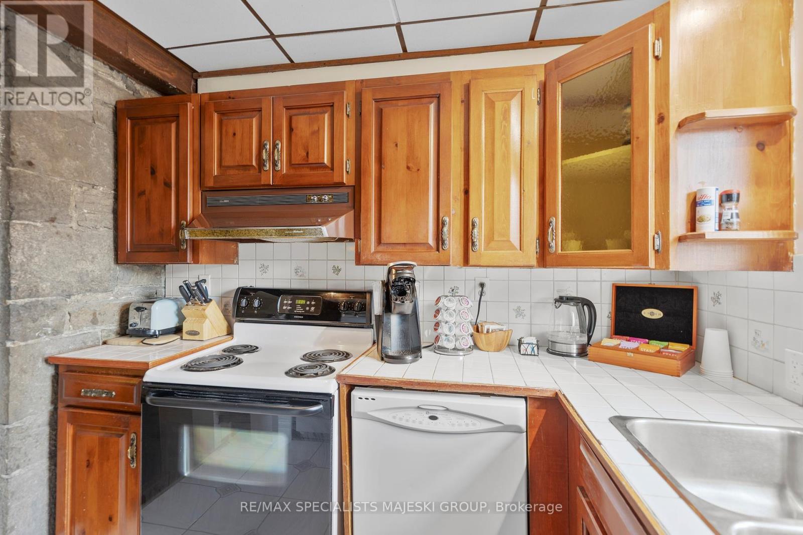 Photo 19 of 20 Broad Street, Brockville ON