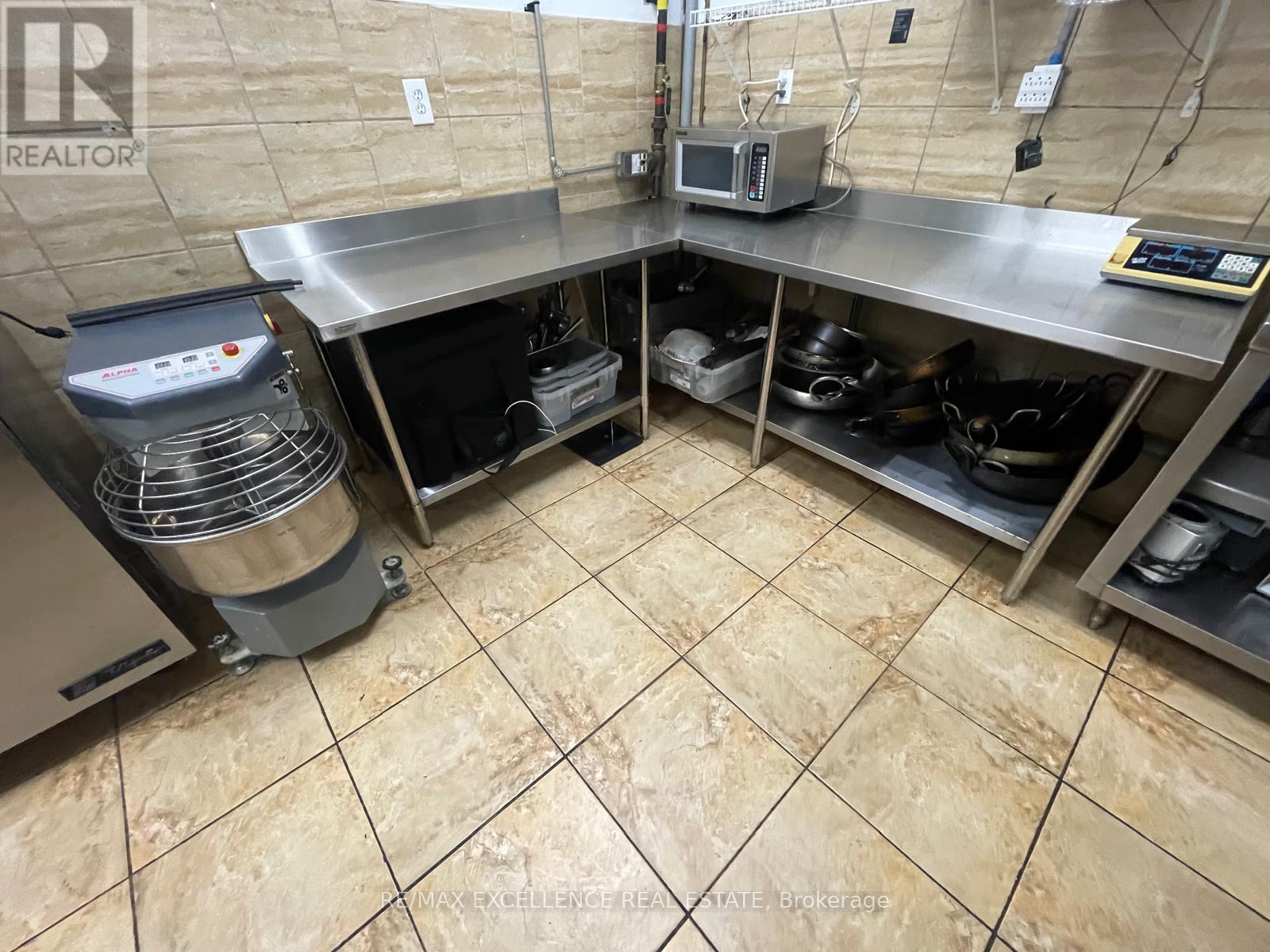 Photo 12 of Unit E 2241 Rymal Road E, Hamilton ON