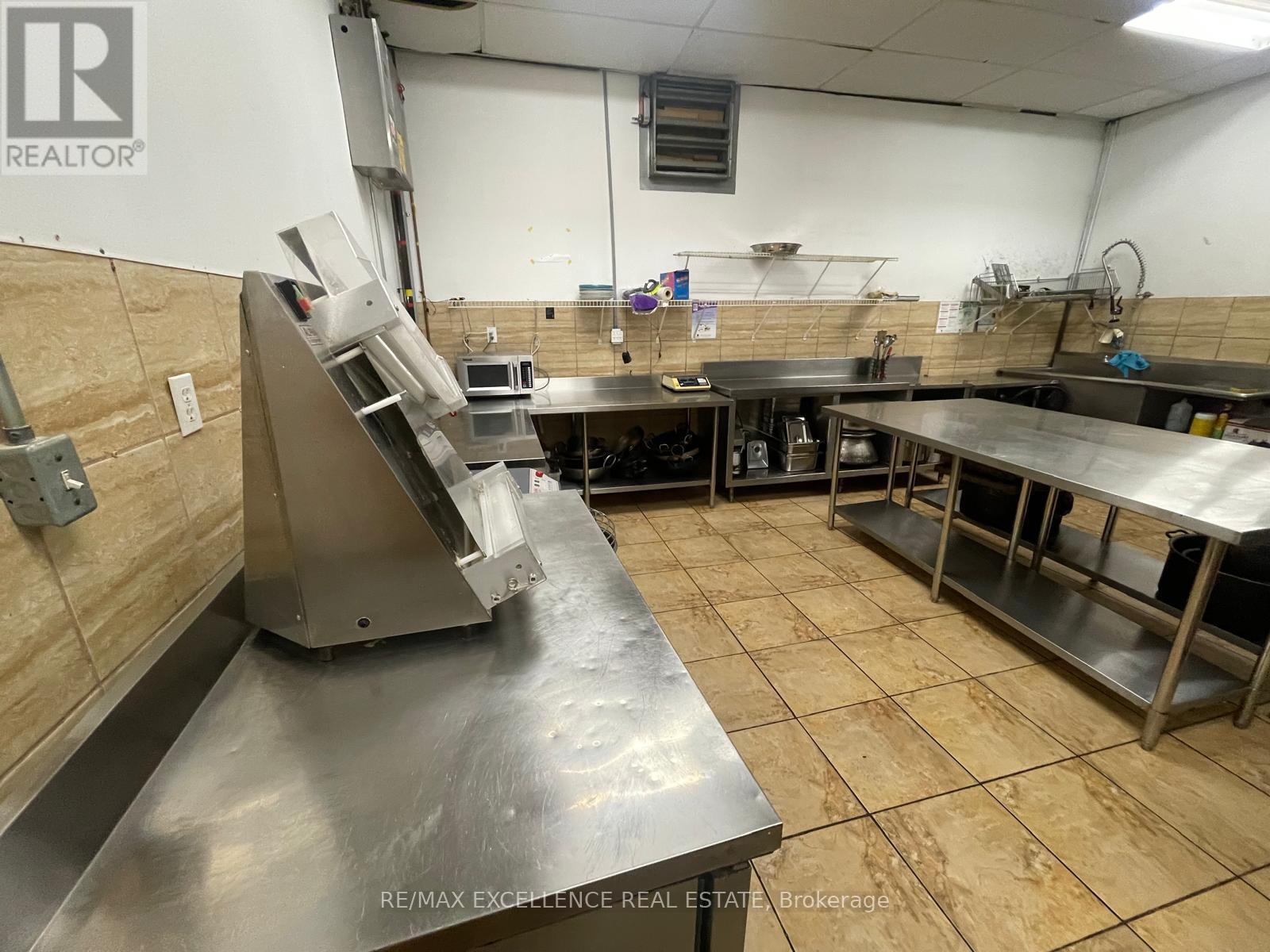 Photo 13 of Unit E 2241 Rymal Road E, Hamilton ON
