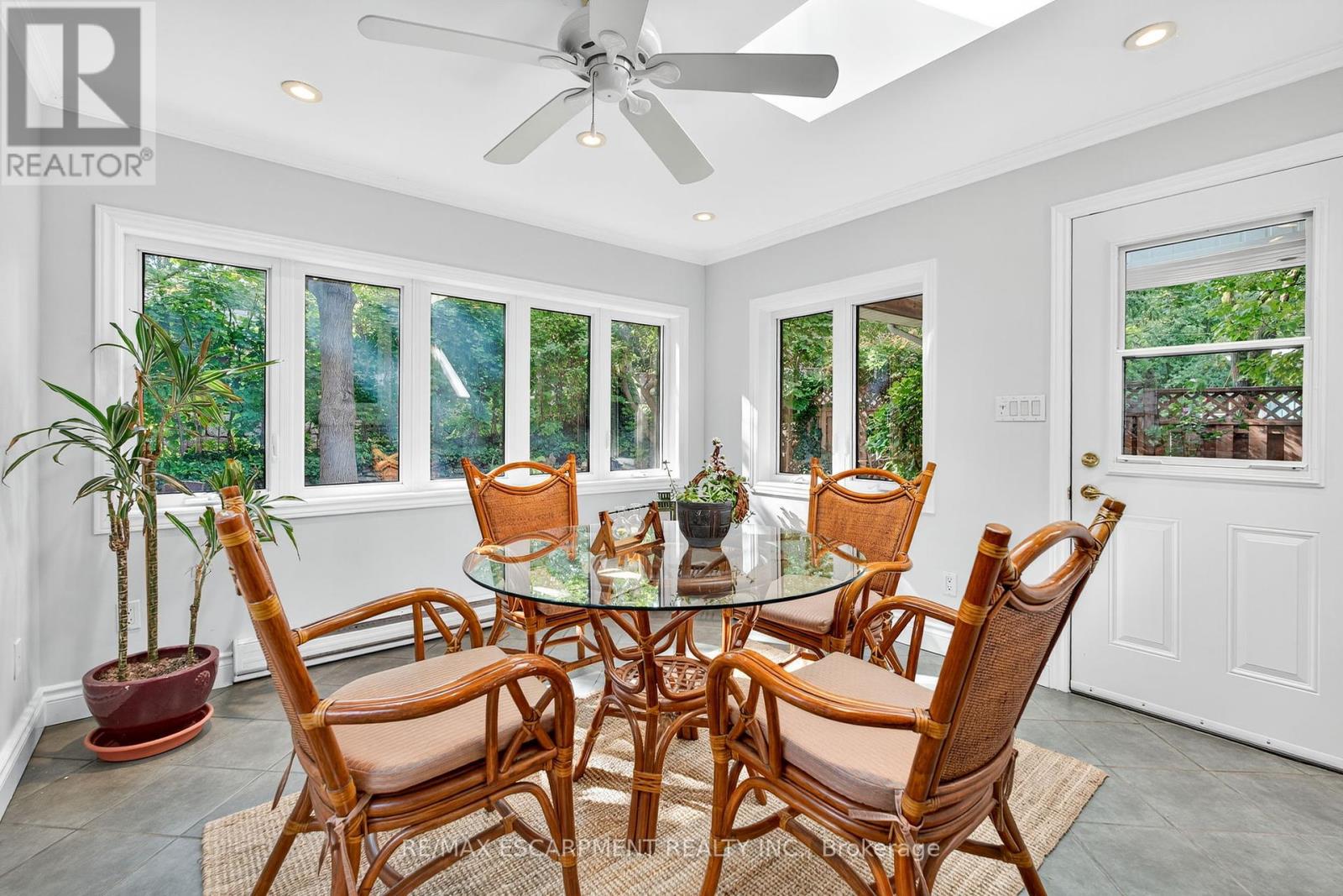Photo 18 of 16 Parkview Row, Hamilton ON