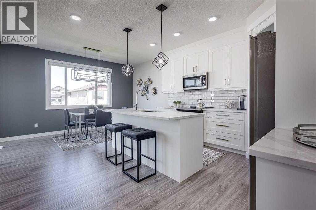 Photo 8 of 4231 63 Avenue, Innisfail AB