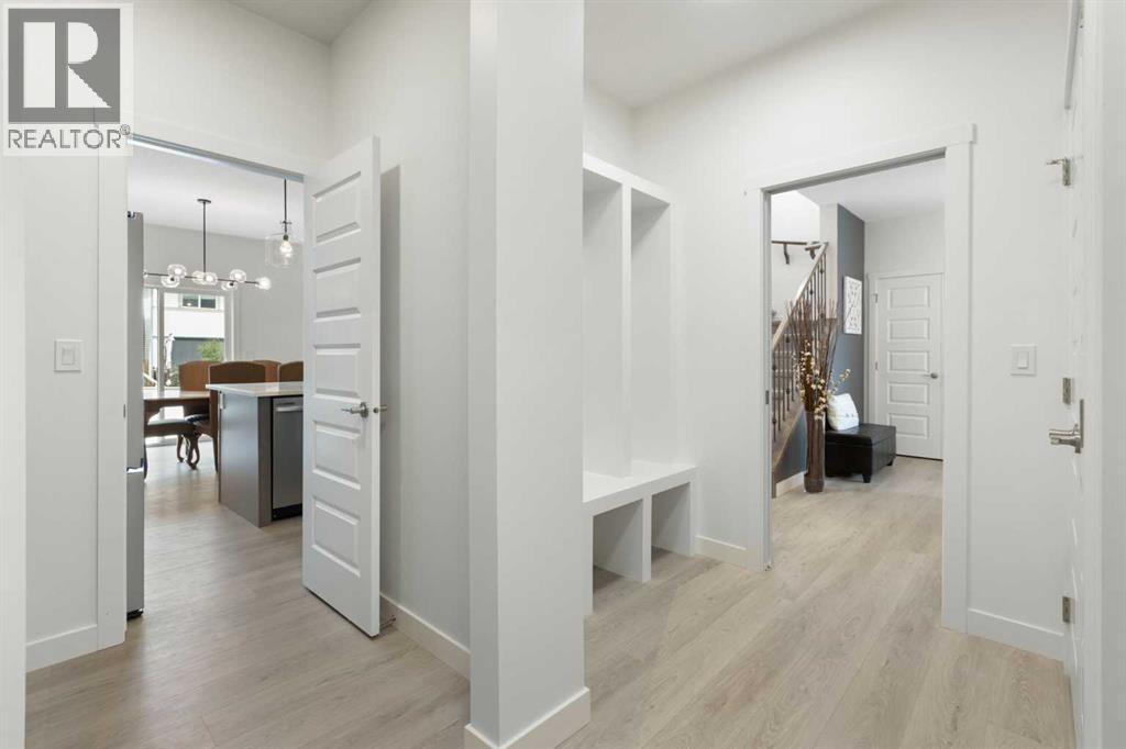 Photo 7 of 1387 Bayview Crescent Sw, Airdrie AB