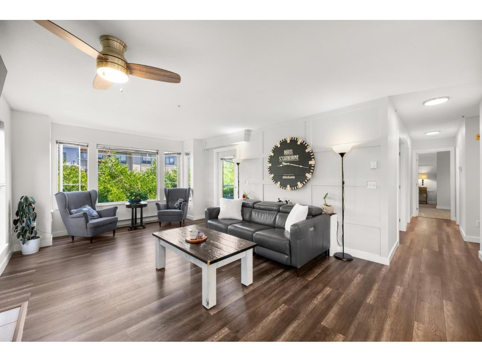 Photo 1 of 207 20350 54 Avenue, Langley BC
