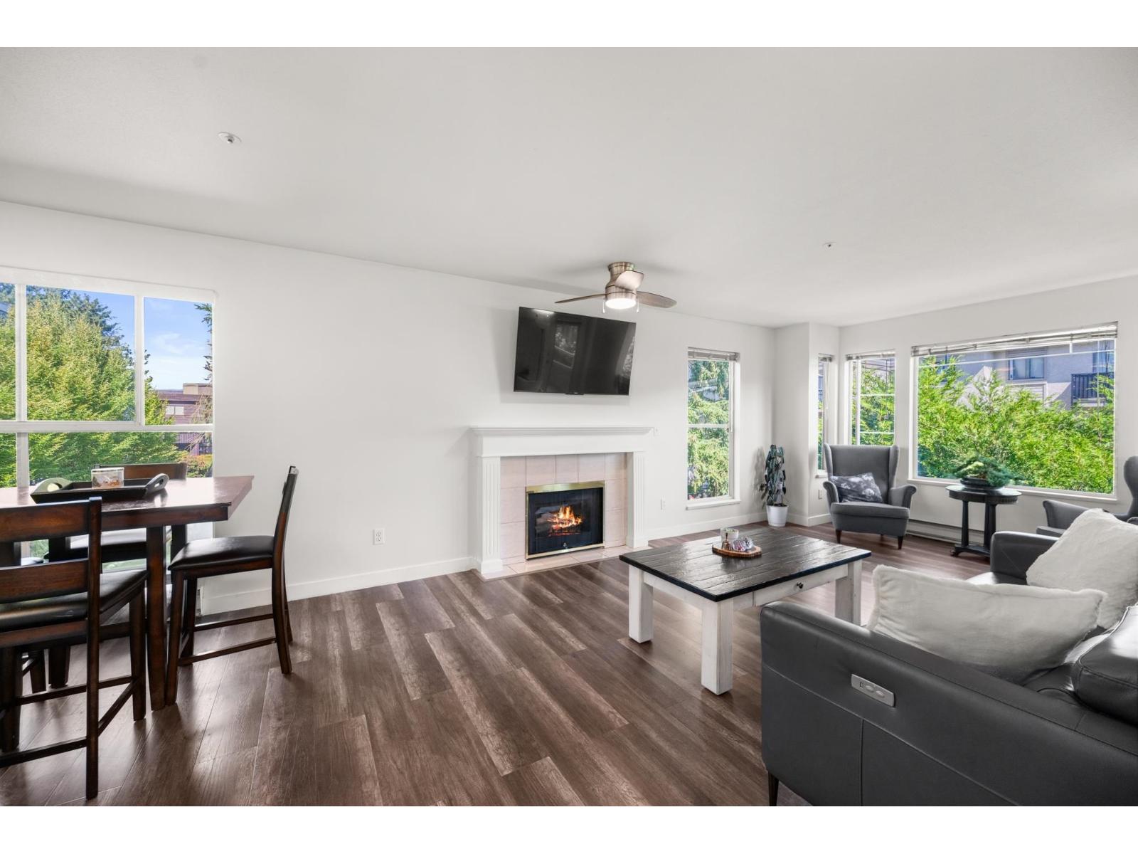 Photo 2 of 207 20350 54 Avenue, Langley BC