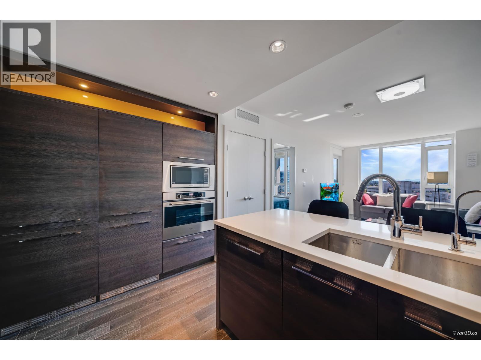 Photo 13 of 1501 7468 Lansdowne Road, Richmond BC