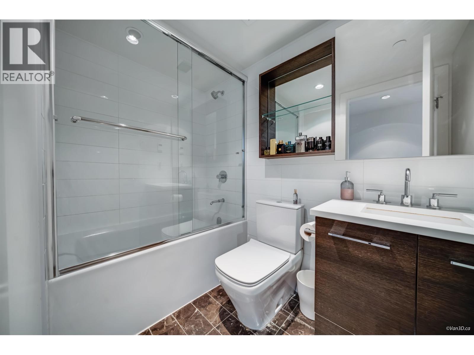 Photo 16 of 1501 7468 Lansdowne Road, Richmond BC