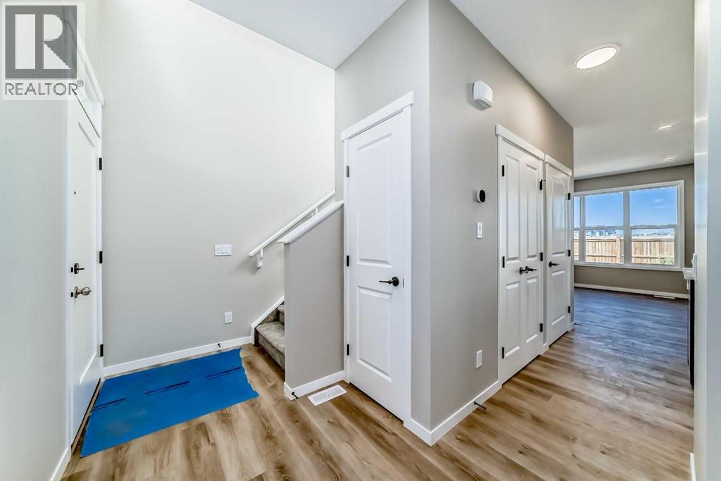 Photo 17 of 79 Bartlett Crescent Se, Calgary AB