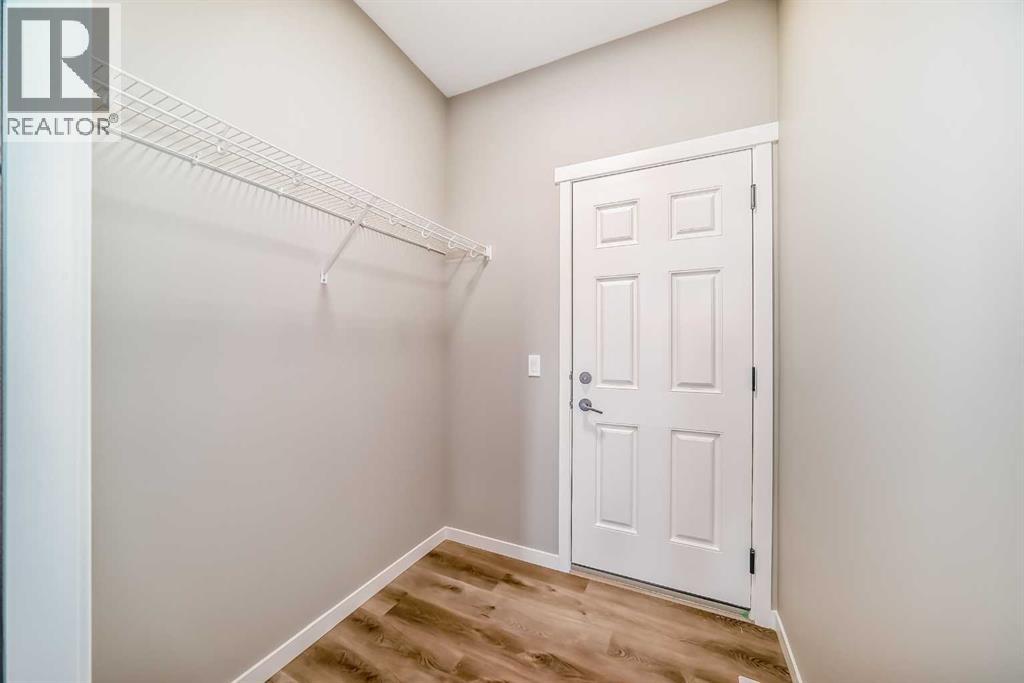 Photo 15 of 79 Bartlett Crescent Se, Calgary AB