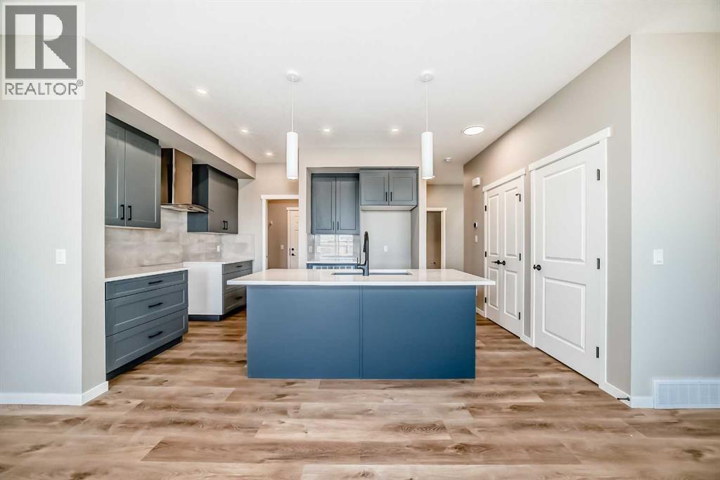 Photo 3 of 79 Bartlett Crescent Se, Calgary AB