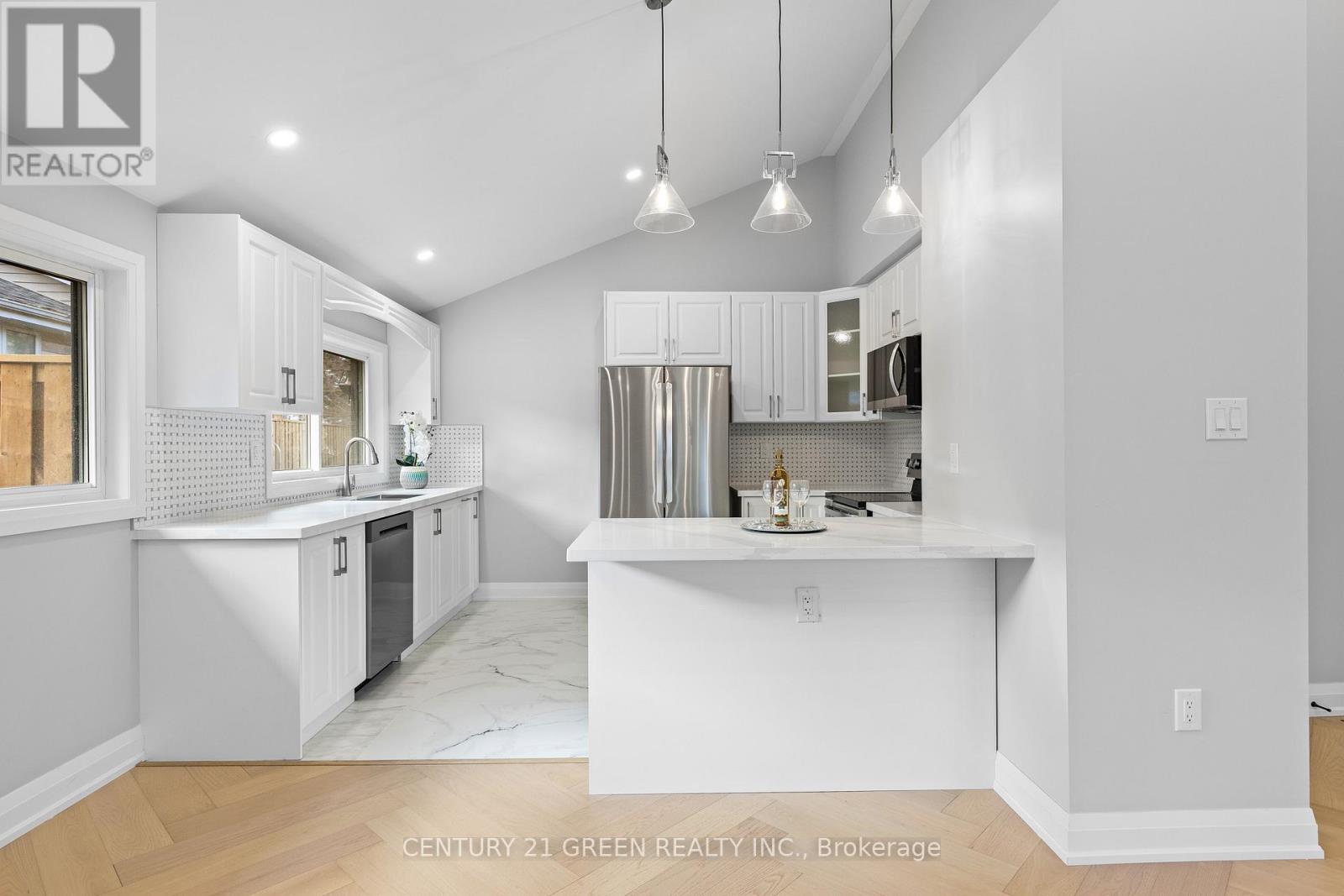 Photo 14 of 32 Brookridge Drive, Toronto ON