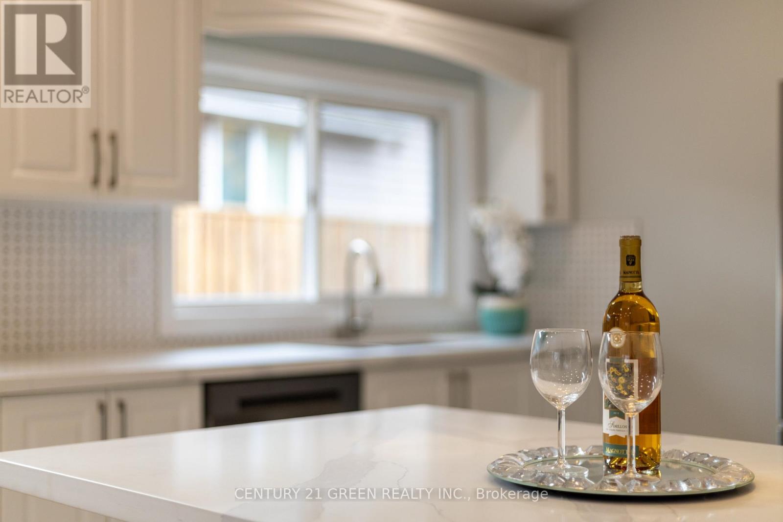Photo 17 of 32 Brookridge Drive, Toronto ON