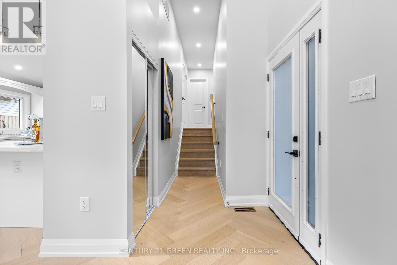 Photo 19 of 32 Brookridge Drive, Toronto ON