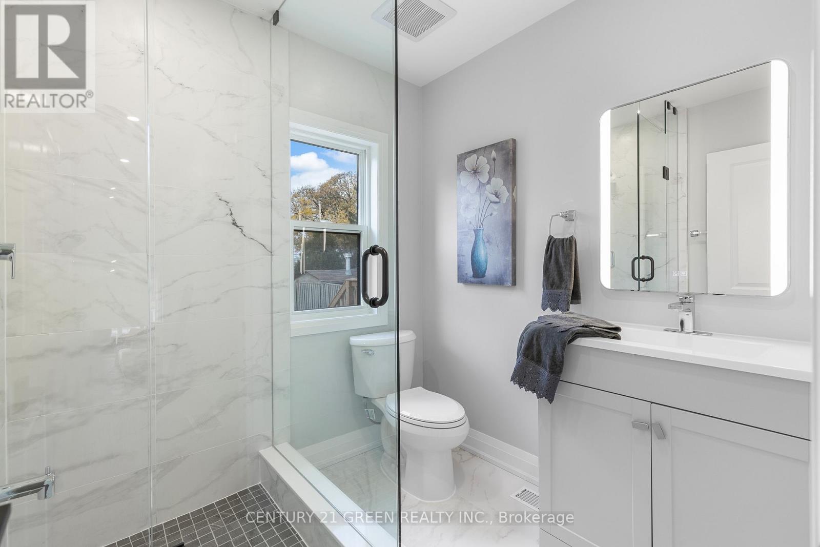 Photo 21 of 32 Brookridge Drive, Toronto ON