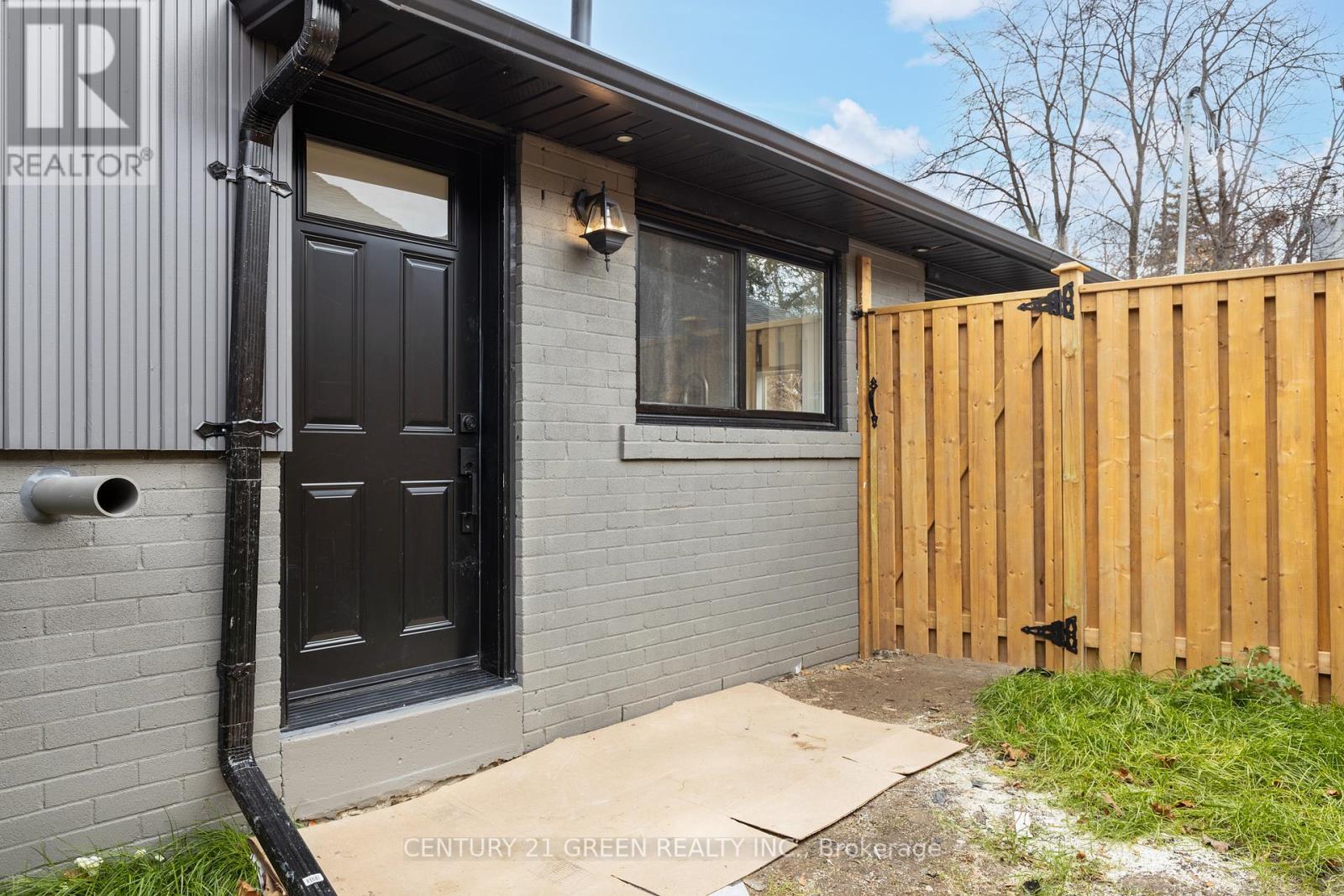 Photo 29 of 32 Brookridge Drive, Toronto ON