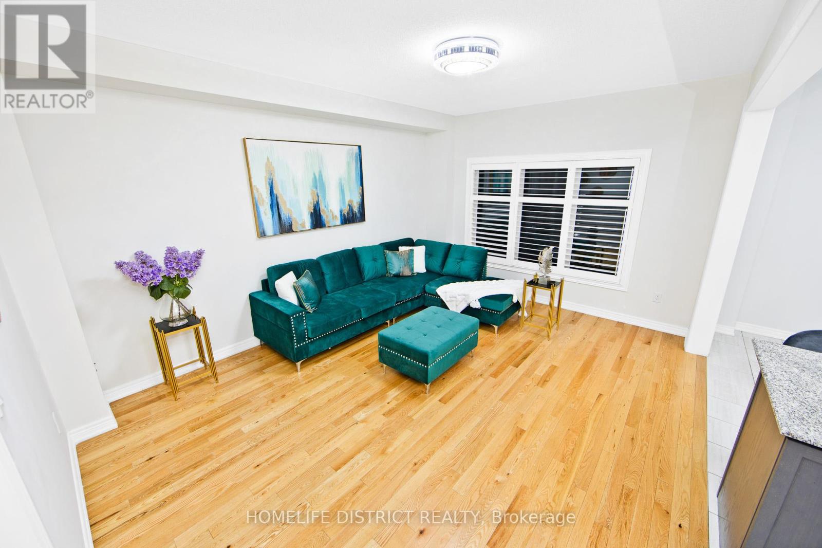 Photo 12 of 22 Tait Crescent, Clarington ON