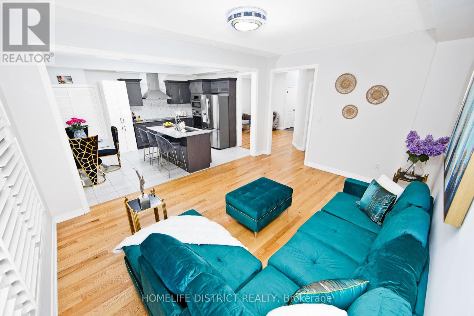 Photo 13 of 22 Tait Crescent, Clarington ON