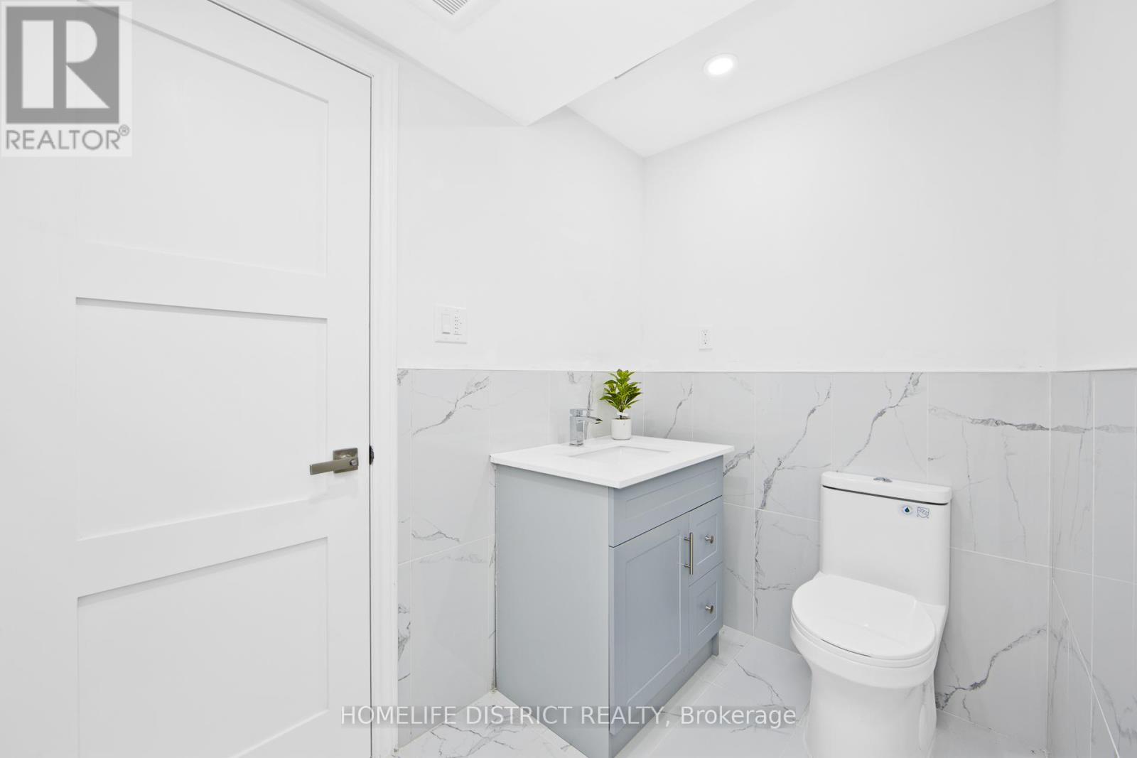 Photo 30 of 22 Tait Crescent, Clarington ON
