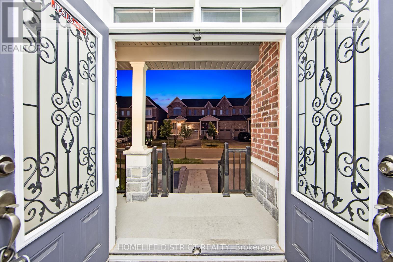 Photo 7 of 22 Tait Crescent, Clarington ON