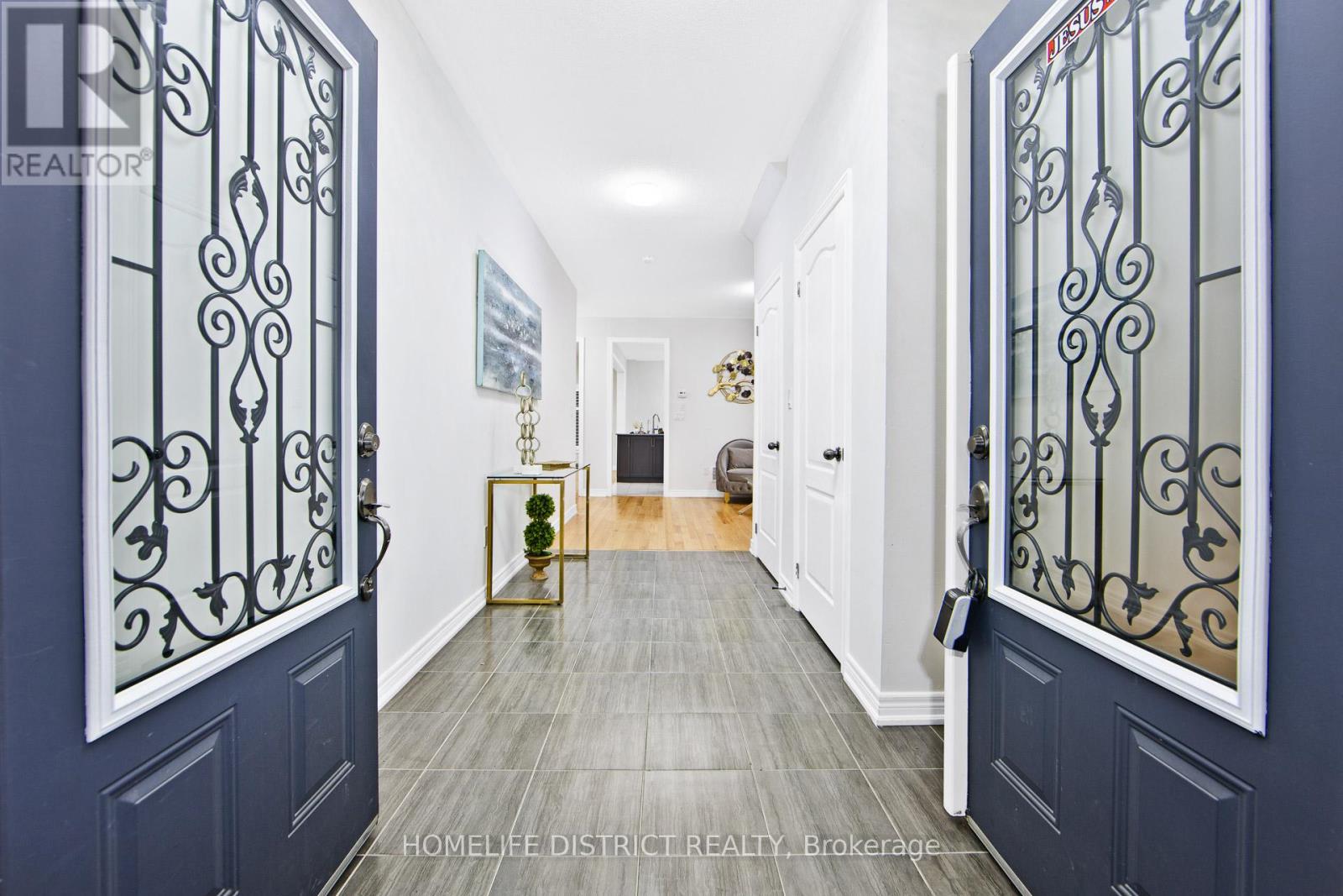 Photo 8 of 22 Tait Crescent, Clarington ON