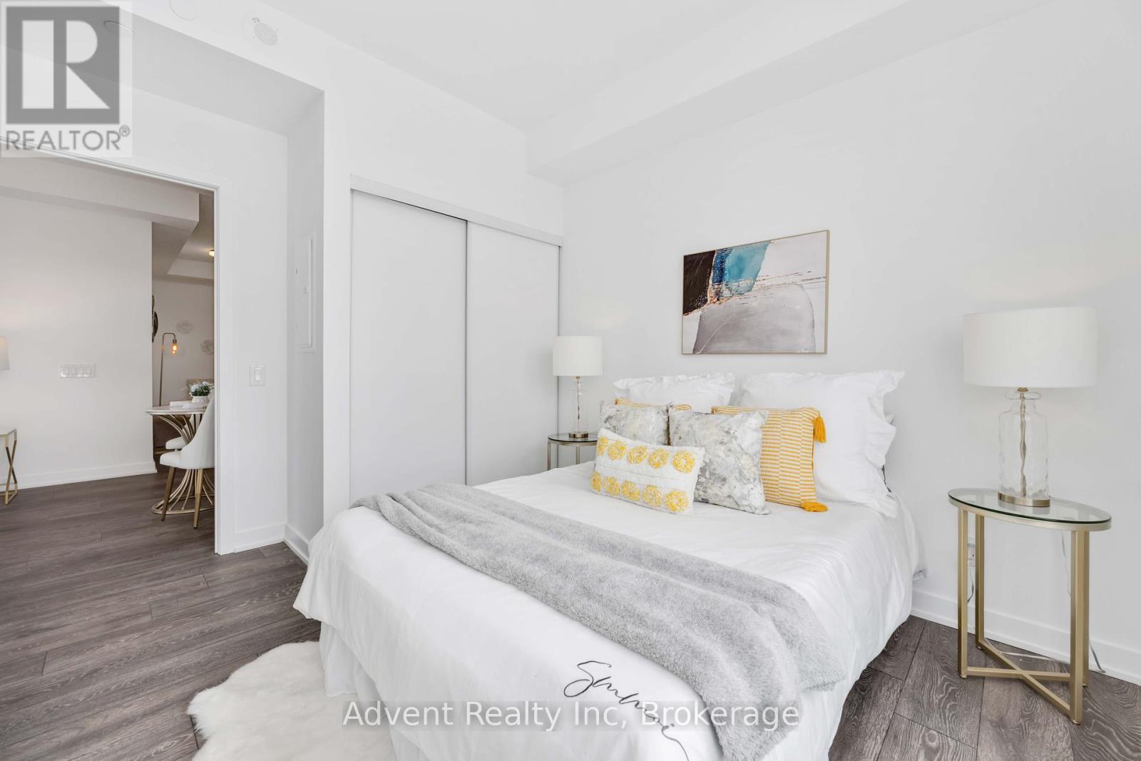 Photo 16 of 412 8888 Yonge Street, Richmond Hill ON