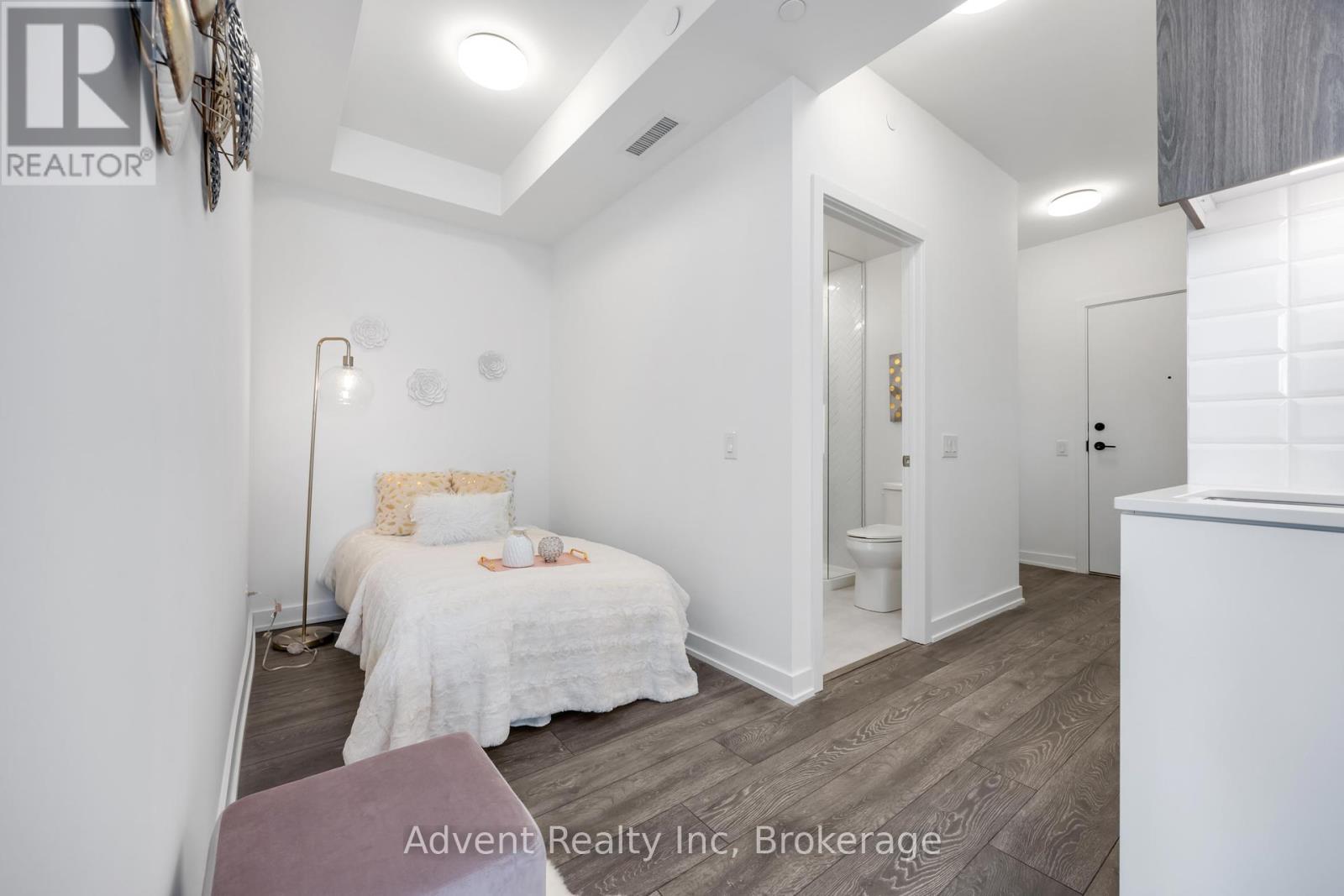 Photo 20 of 412 8888 Yonge Street, Richmond Hill ON