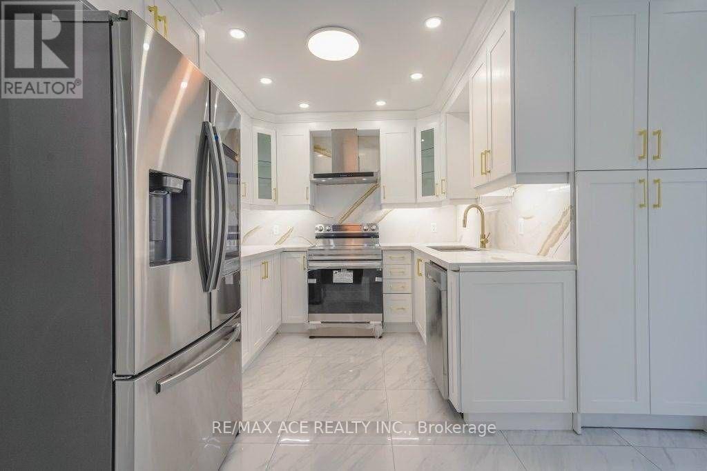 Photo 6 of Main 168 Roxbury Street, Markham ON
