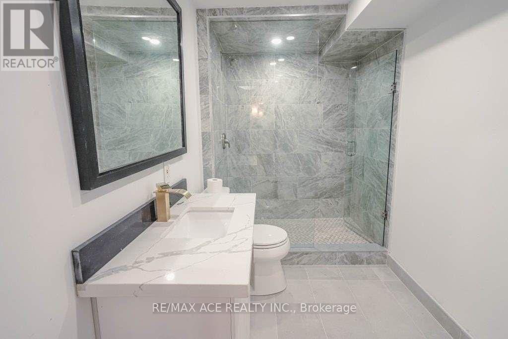 Photo 7 of Main 168 Roxbury Street, Markham ON