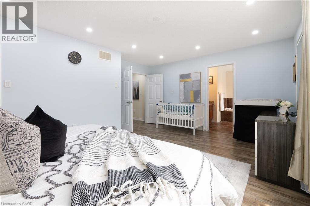 Photo 23 of 940 Philbrook Drive, Milton ON