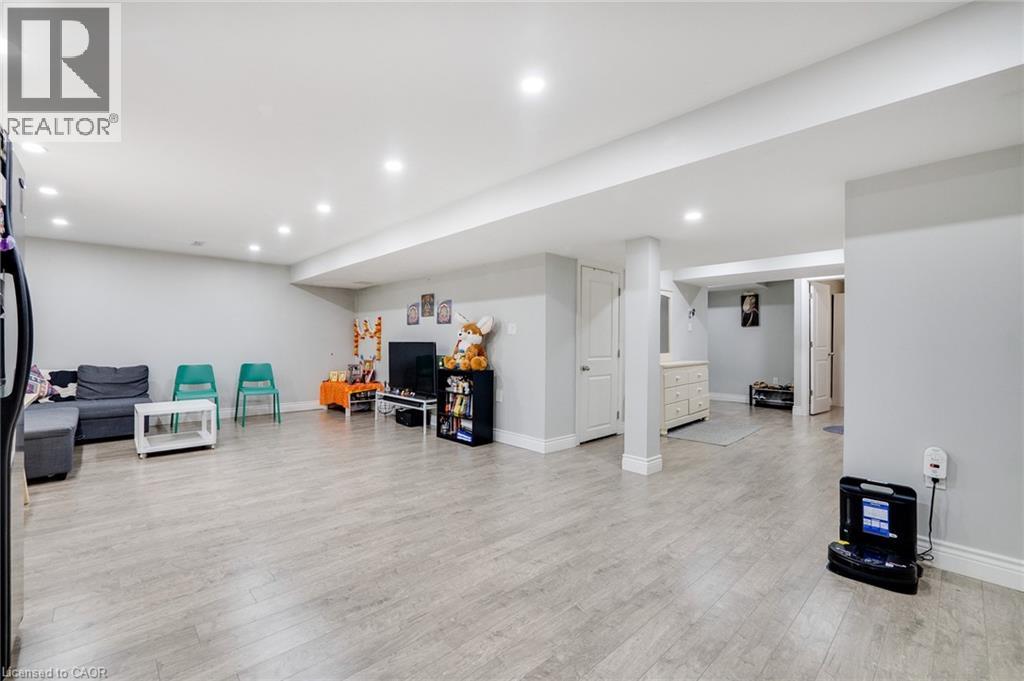 Photo 44 of 940 Philbrook Drive, Milton ON