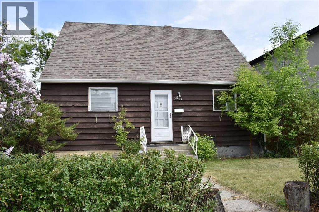 Single Family House for Sale in   Avenue NW Bowness Calgary 