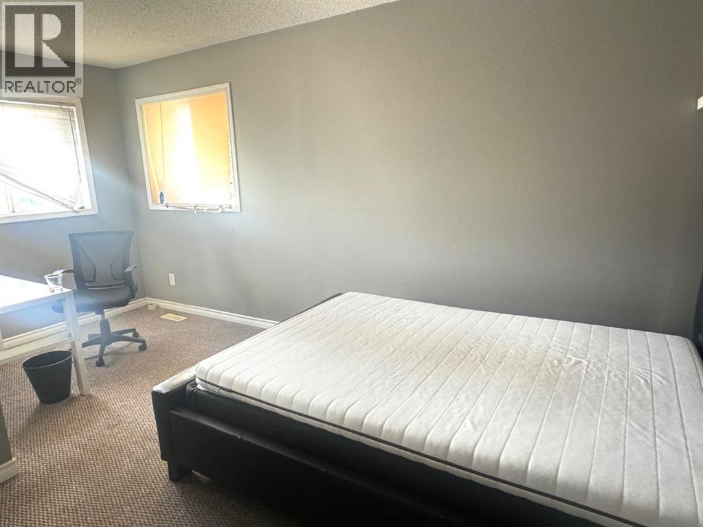 Single Family House for Sale in  SADDLEBACK Way NE Saddle Ridge Calgary 