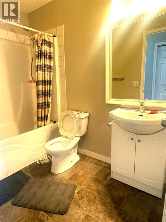 Single Family House for Sale in  SADDLEBACK Way NE Saddle Ridge Calgary 
