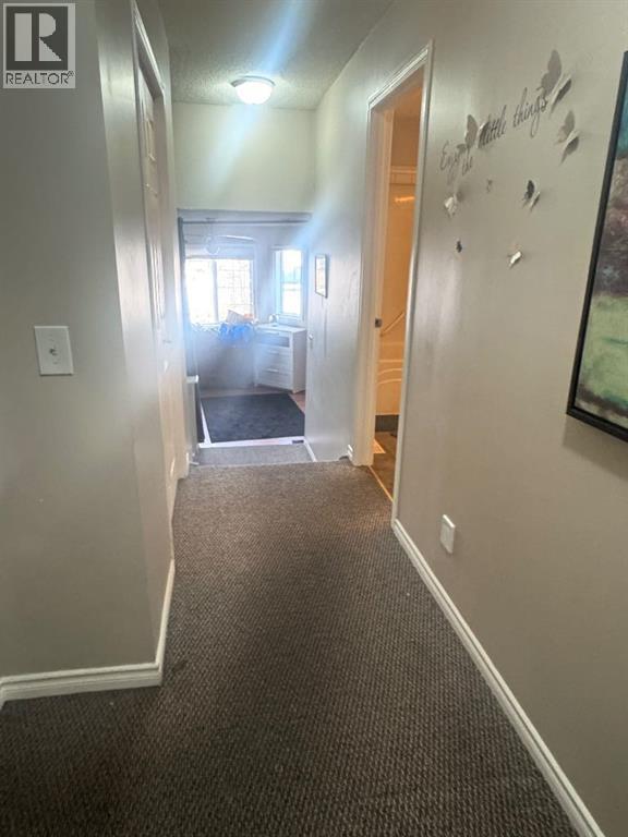 Single Family House for Sale in  SADDLEBACK Way NE Saddle Ridge Calgary 