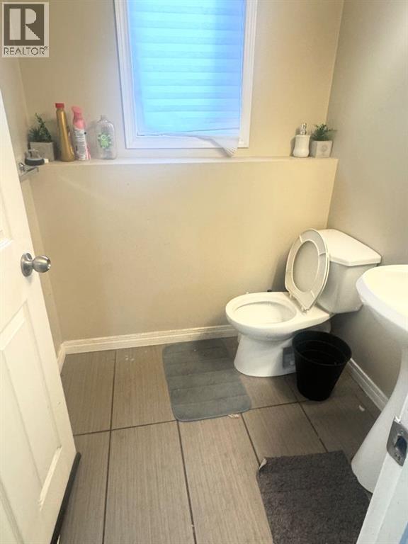 Single Family House for Sale in  SADDLEBACK Way NE Saddle Ridge Calgary 