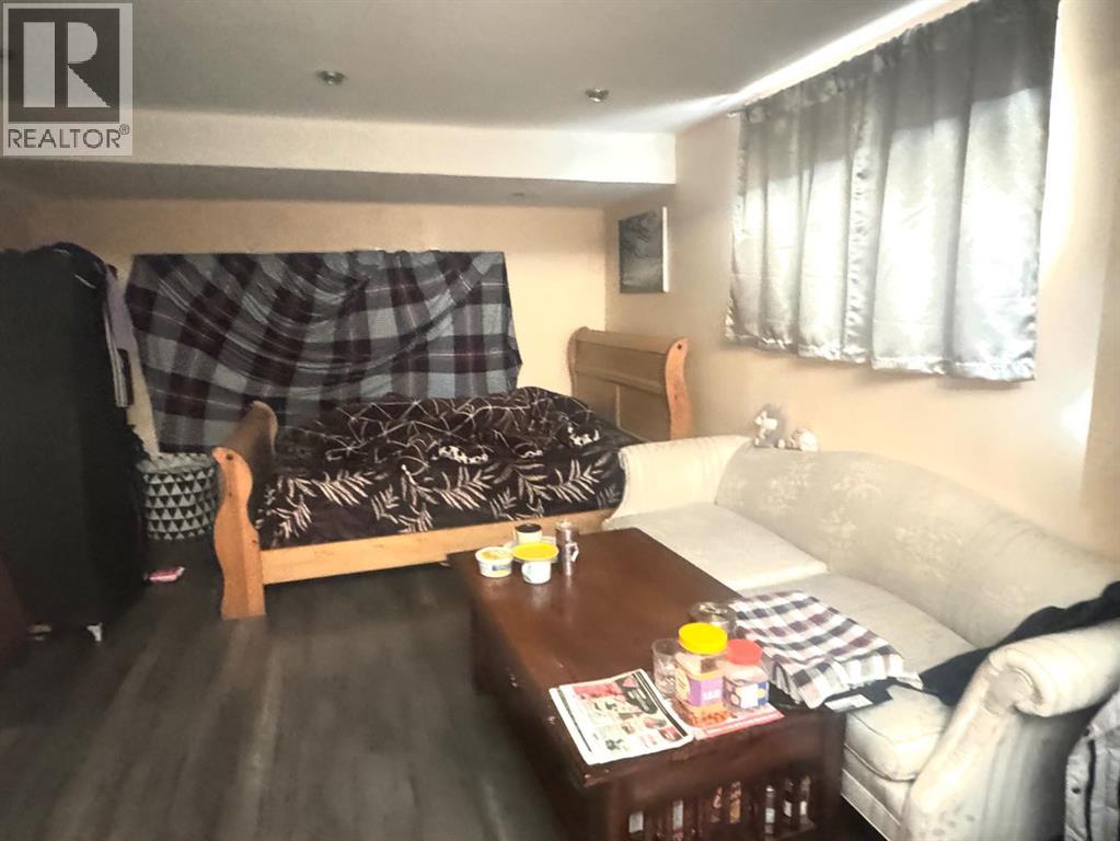 Single Family House for Sale in  SADDLEBACK Way NE Saddle Ridge Calgary 