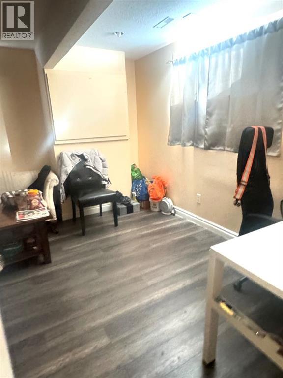 Single Family House for Sale in  SADDLEBACK Way NE Saddle Ridge Calgary 