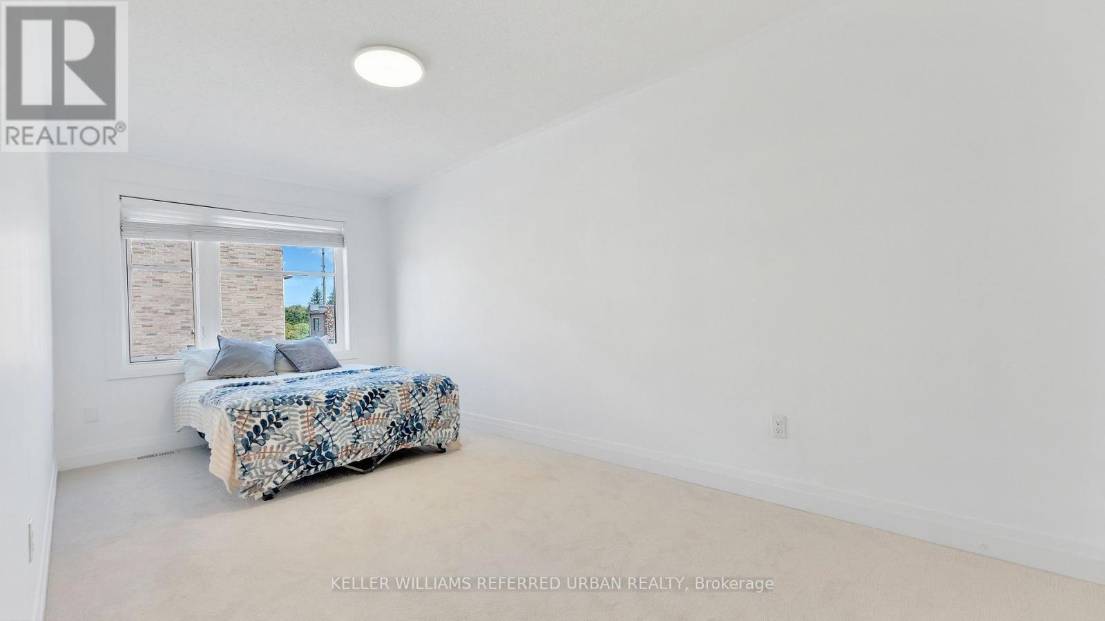 Photo 19 of 50 Jerseyville Way, Whitby ON