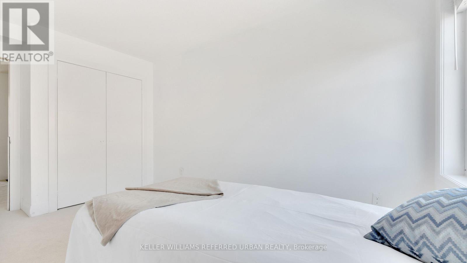 Photo 31 of 50 Jerseyville Way, Whitby ON