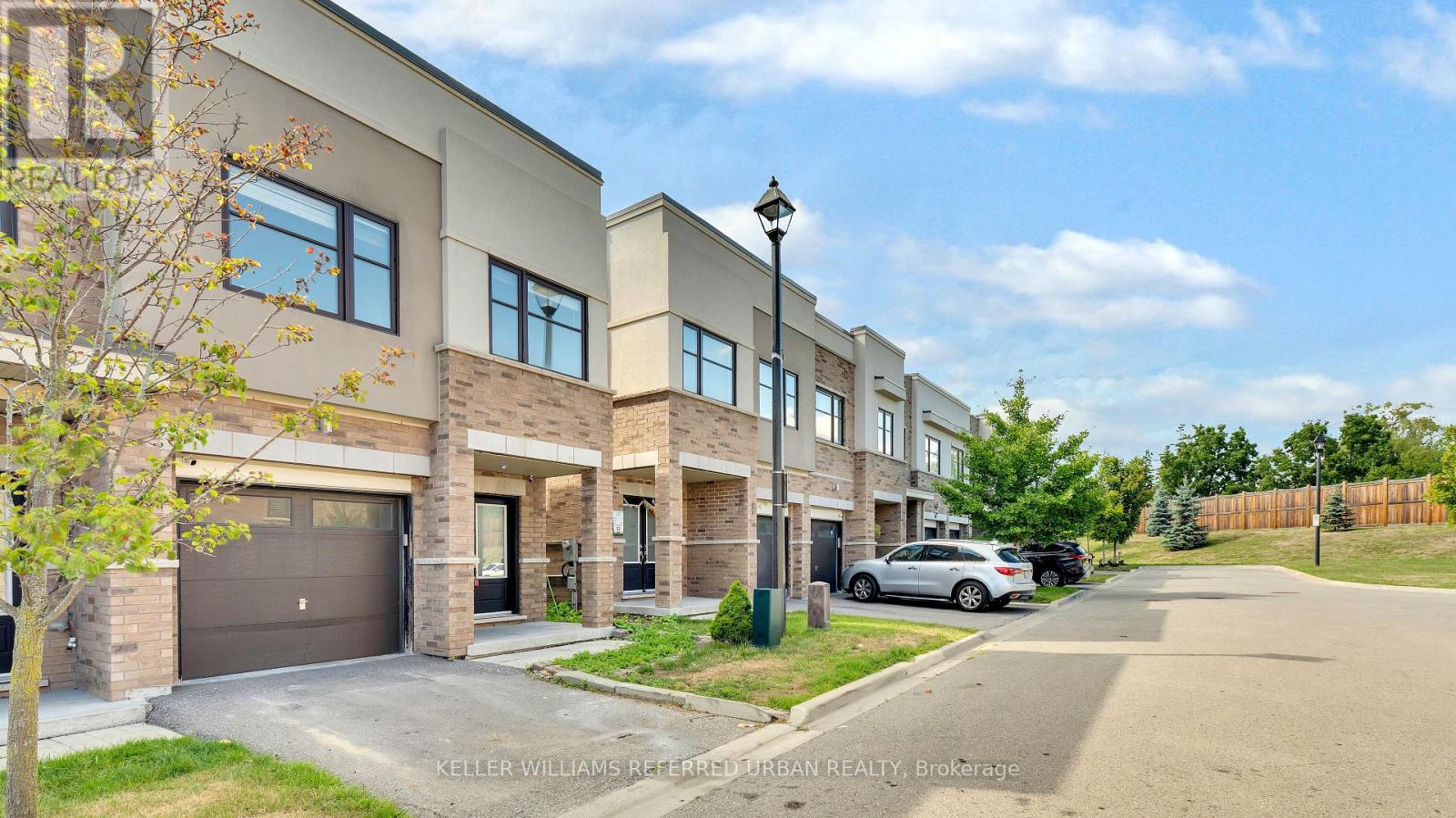 Photo 5 of 50 Jerseyville Way, Whitby ON