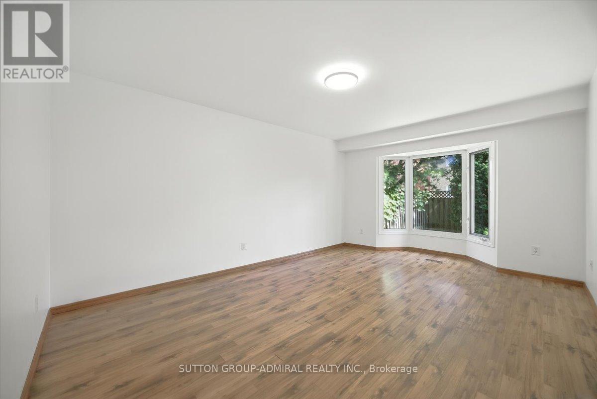 Photo 10 of 137 Chelwood Drive, Vaughan ON