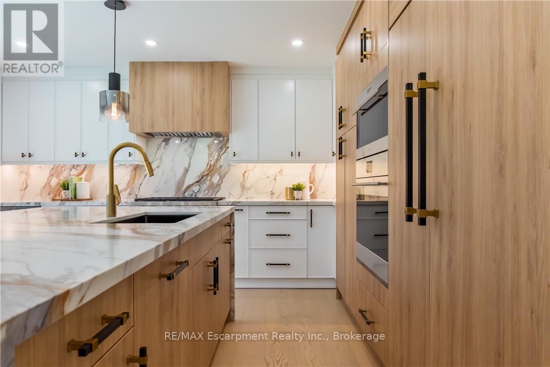 Photo 10 of 319 Beechfield Road, Oakville ON