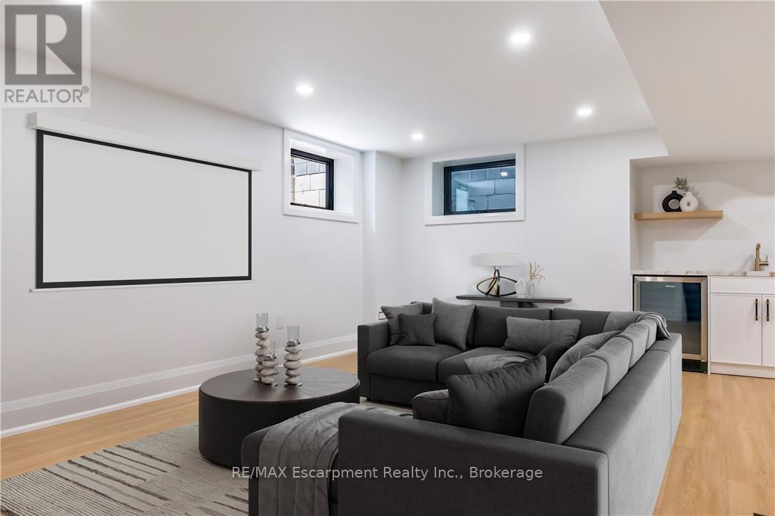 Photo 32 of 319 Beechfield Road, Oakville ON
