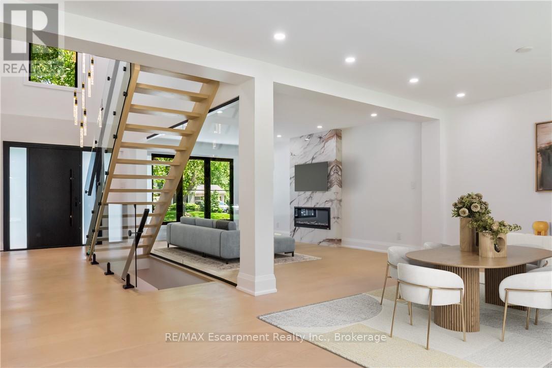 Photo 6 of 319 Beechfield Road, Oakville ON