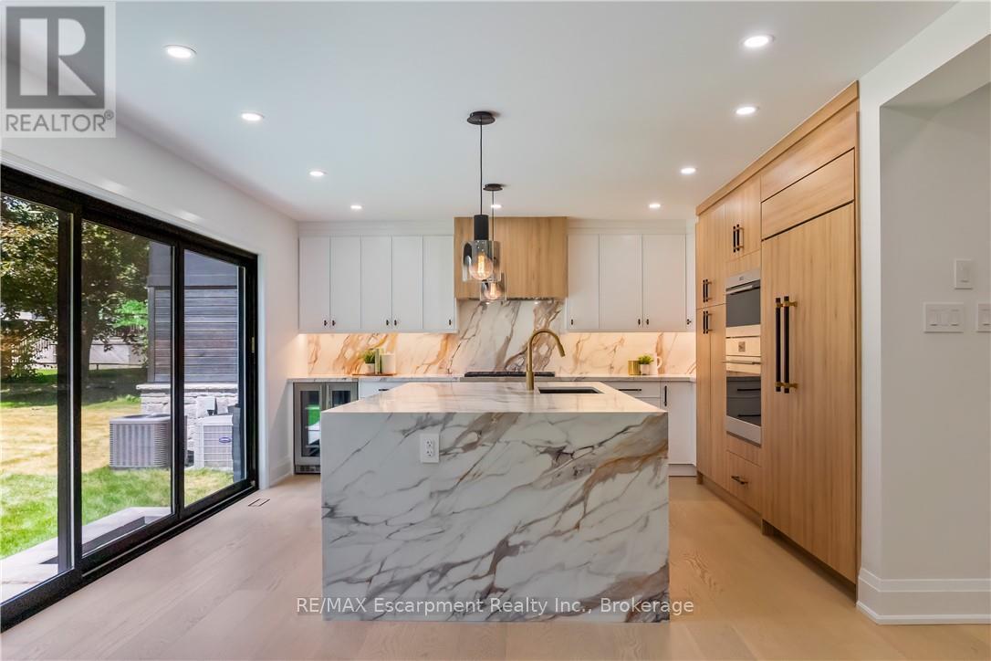 Photo 7 of 319 Beechfield Road, Oakville ON